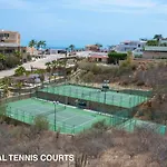 Stylish Pedregal Villa Maria