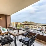 Breathtaking Ocean Views And Access Best Resorts!