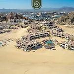 Oceafront 2 Bedroom Condo - Pool - King Beds 3X