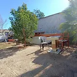 Peaceful And Cozy Camper In The City Center With Private Patio
