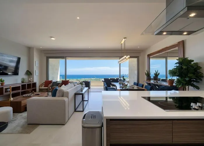 Wonderful 2Br Condo With Ocean And Arch Views