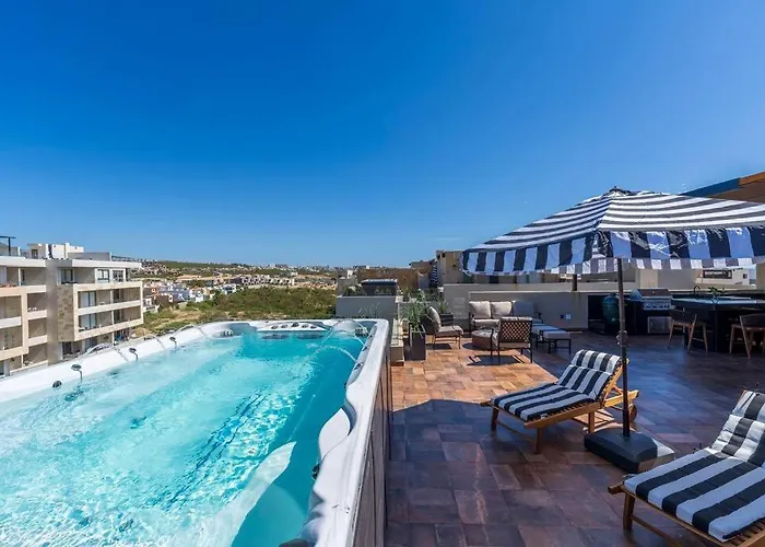 Penthouse With Private Jacuzzi And 4 Bedrooms
