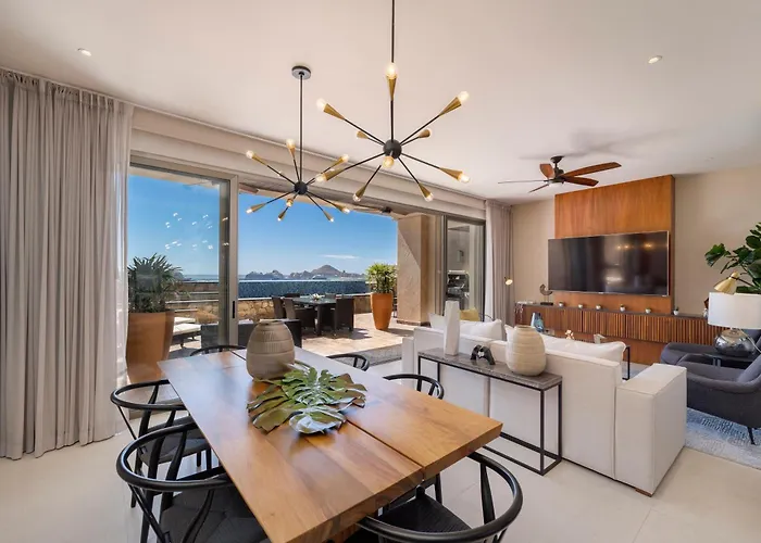 Luxury Condo With Pool, Jacuzzi, And Private Terrace