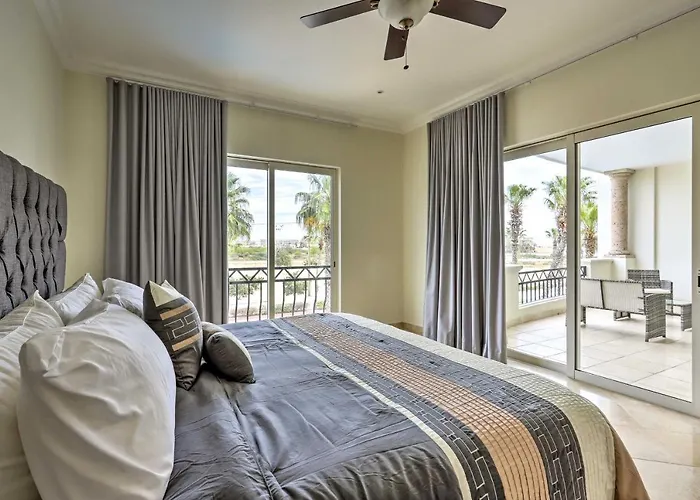 Modern Condo With Jetted Tub, Balcony And Ocean View!