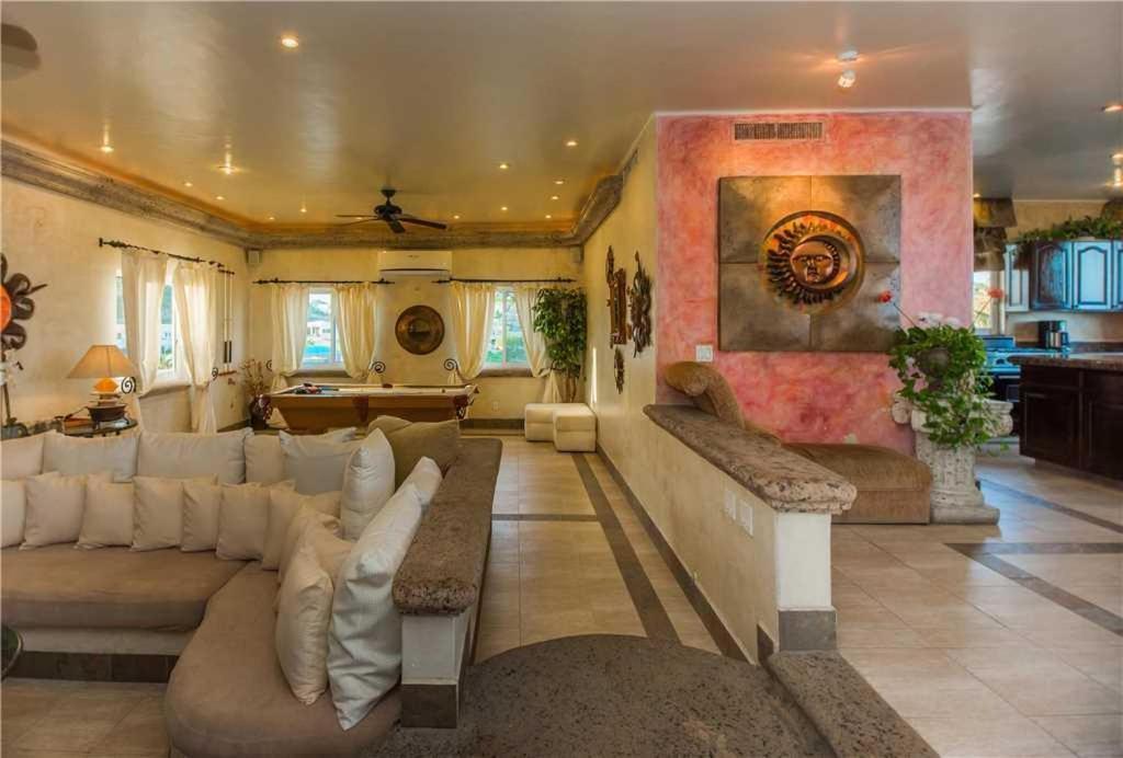 Spacious Cabo For Large Groups Alegria *
