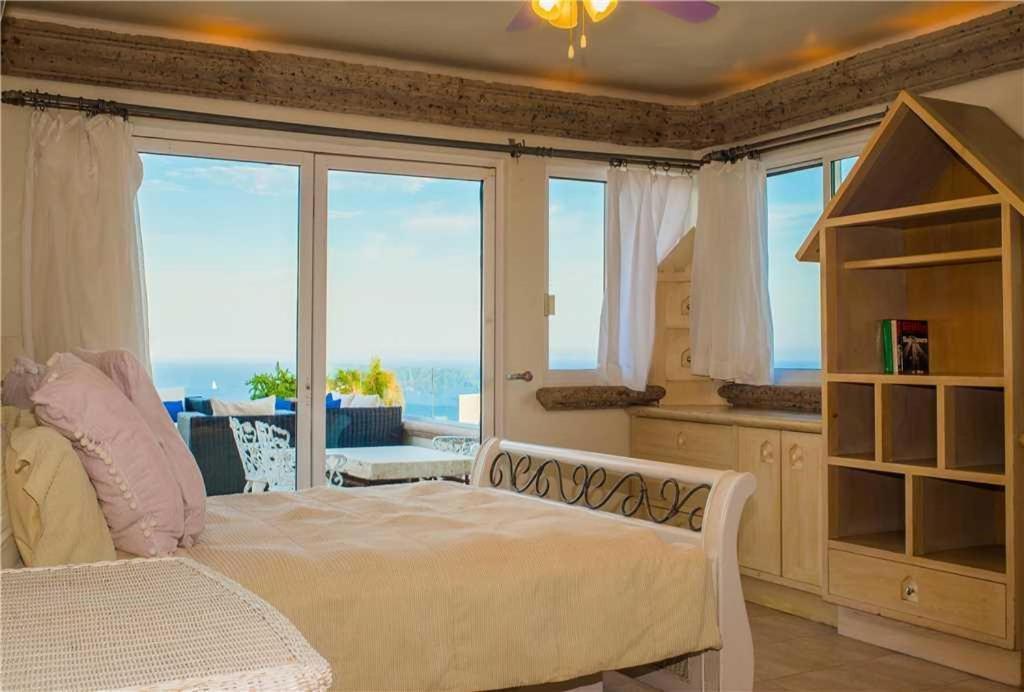 Spacious Cabo For Large Groups Alegria *