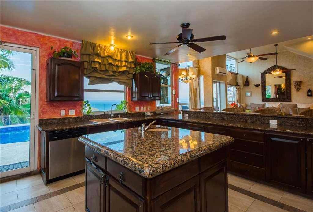 Spacious Cabo For Large Groups Alegria