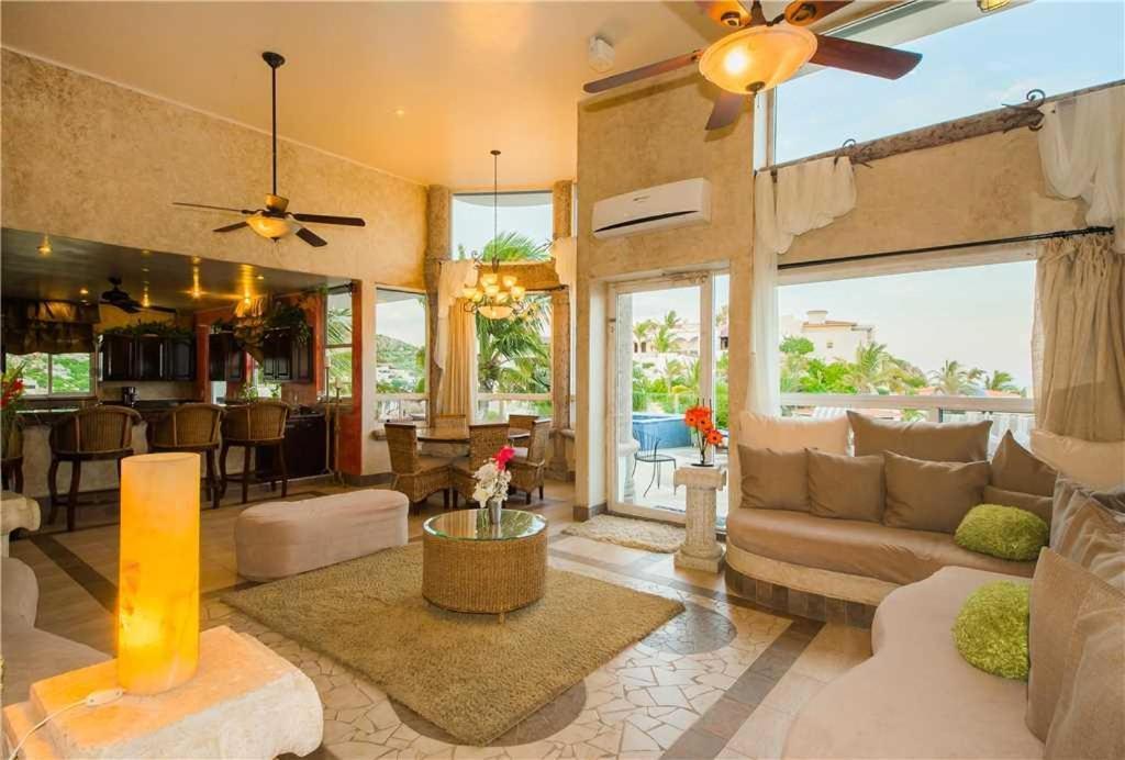 Villa Spacious Cabo For Large Groups Alegria *