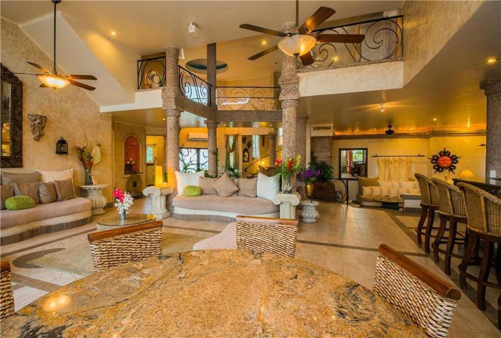 Spacious Cabo For Large Groups Alegria *