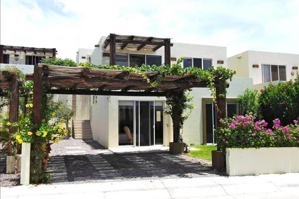 Punta Arena Grape Villa *