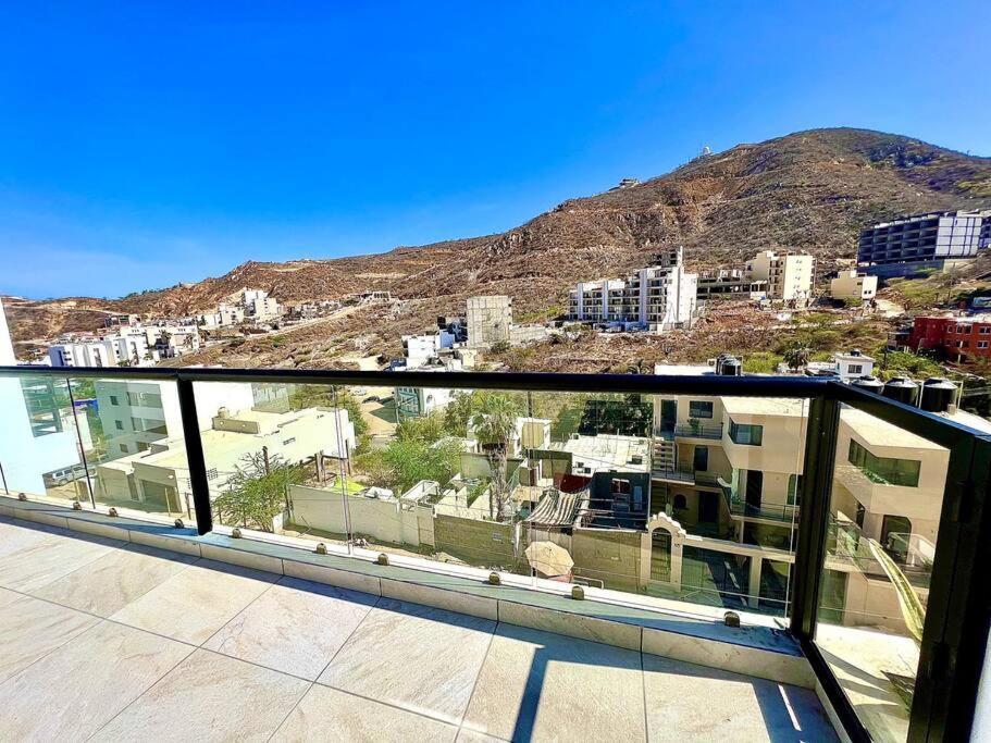 Apartamento New Deluxe 2br-2bth, 2 King Beds, 1 Gig - Speed Wi-fi, Pool, Huge Patio, Close To The Beach, Marina And Night Life. *