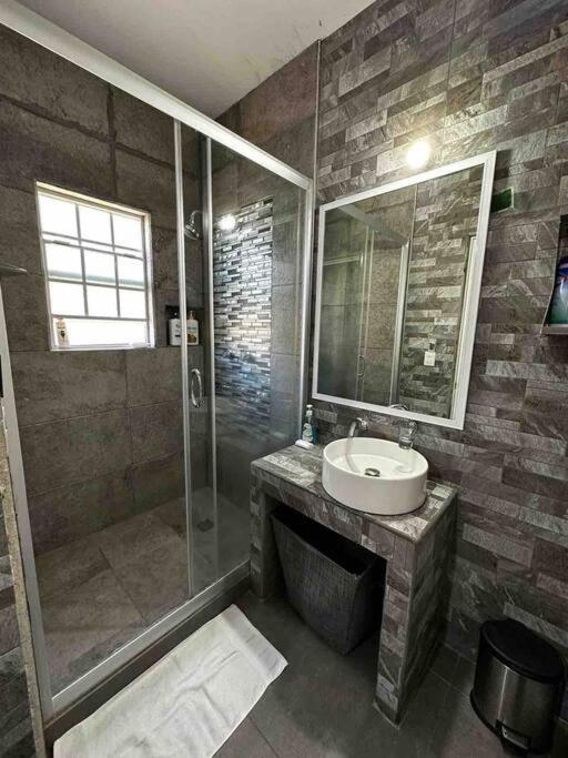 Departamento En 1er Piso 2 Bdr 2bath Tezal *