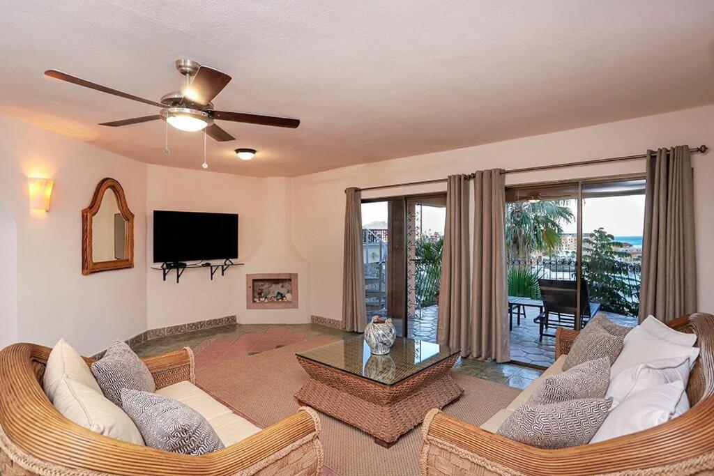 Casa Flamingo Cabo Luxurious Home, Spacious In El Pedregal Gated Community Holiday home Cabo San Lucas