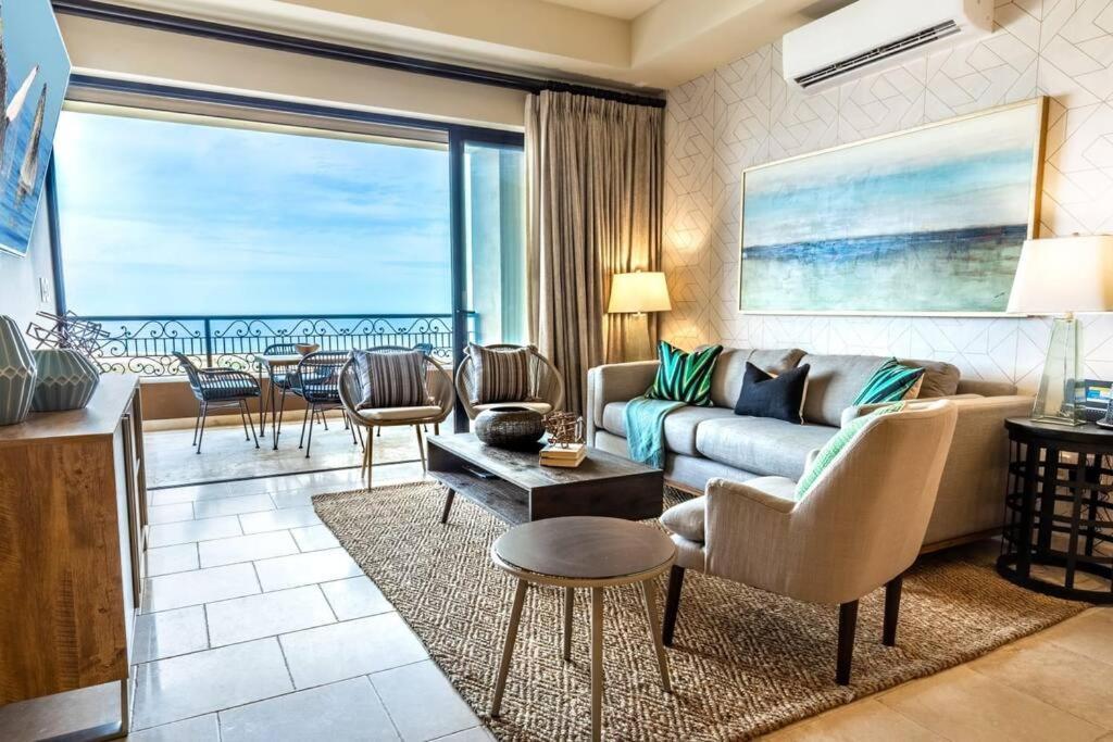 Breathtaking Ocean Views And Access Resorts!