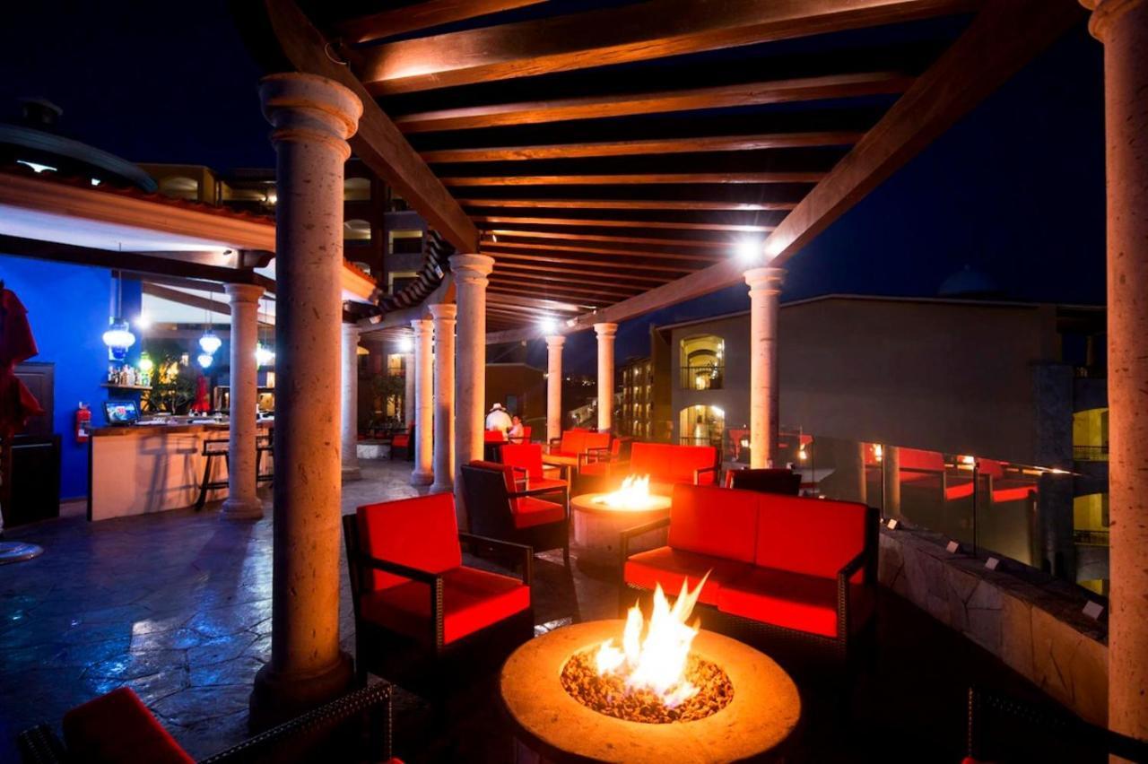 Luxurious Family At Cabo San Lucas