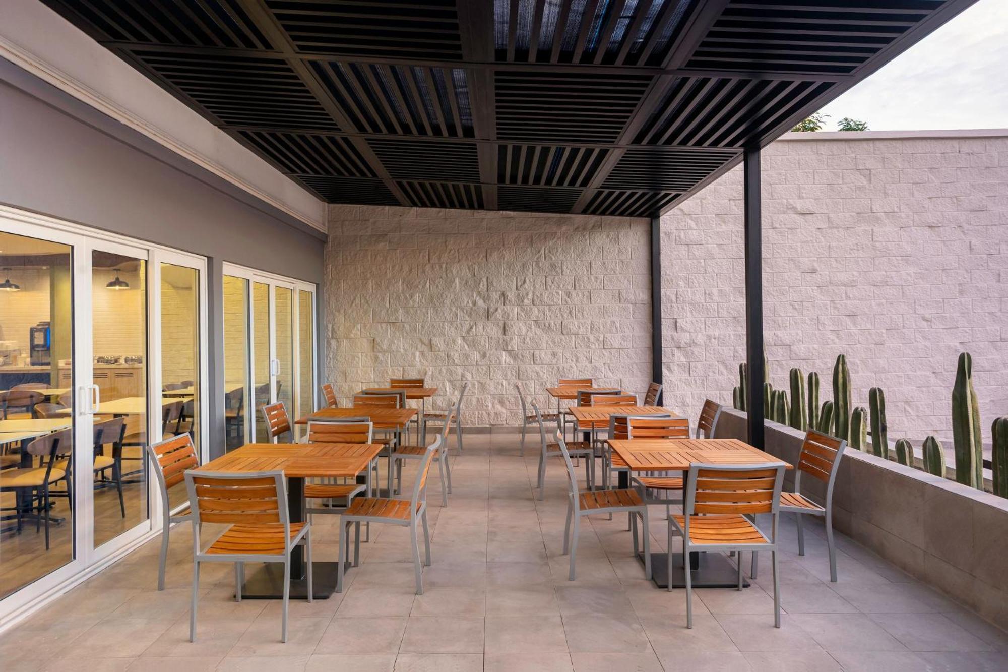 Hotel Fairfield By Marriott Cabos