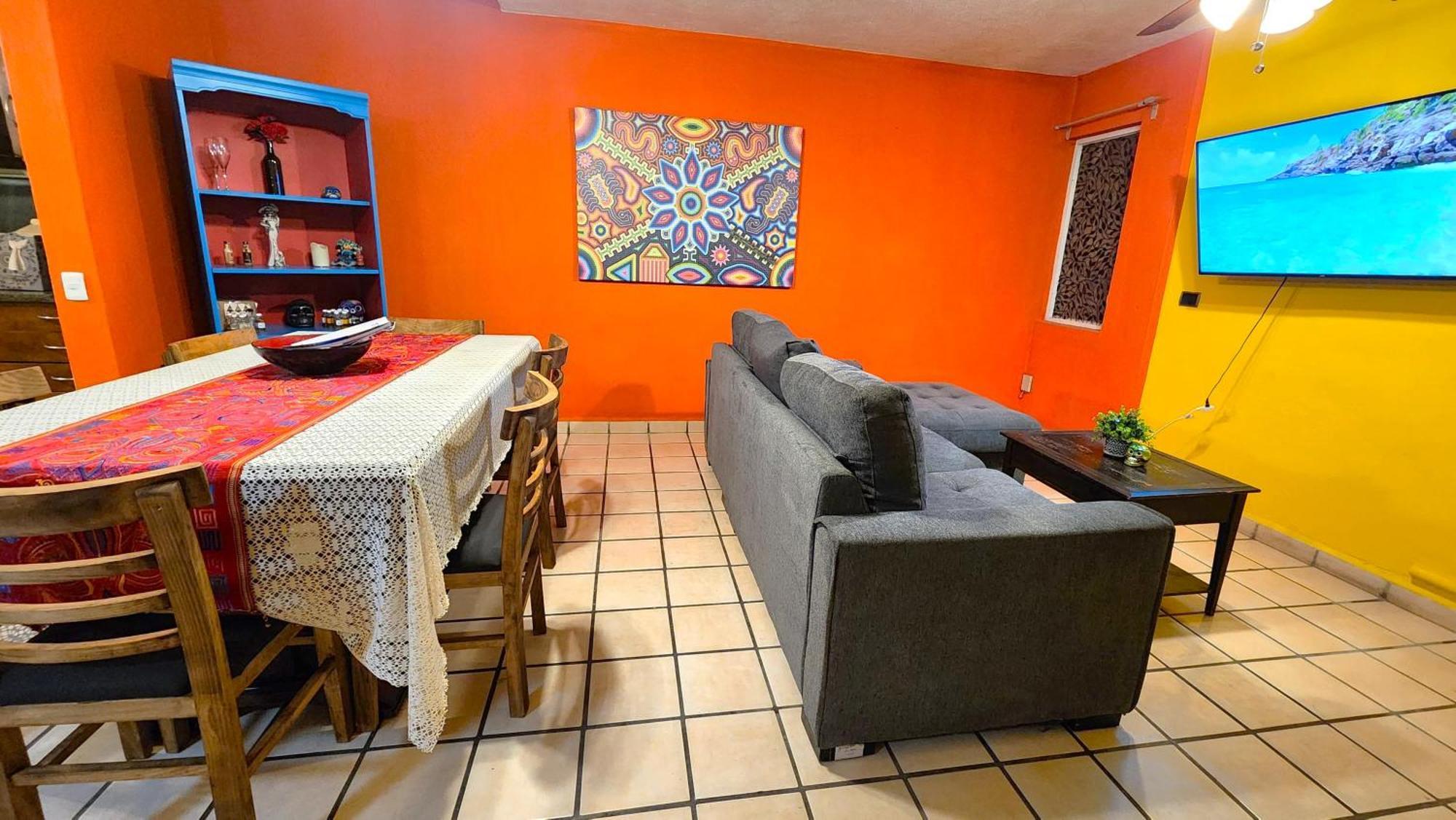 Casa Revolucion: 2br/2ba Casita Close To Downtown With Private Parking Cabo San Lucas