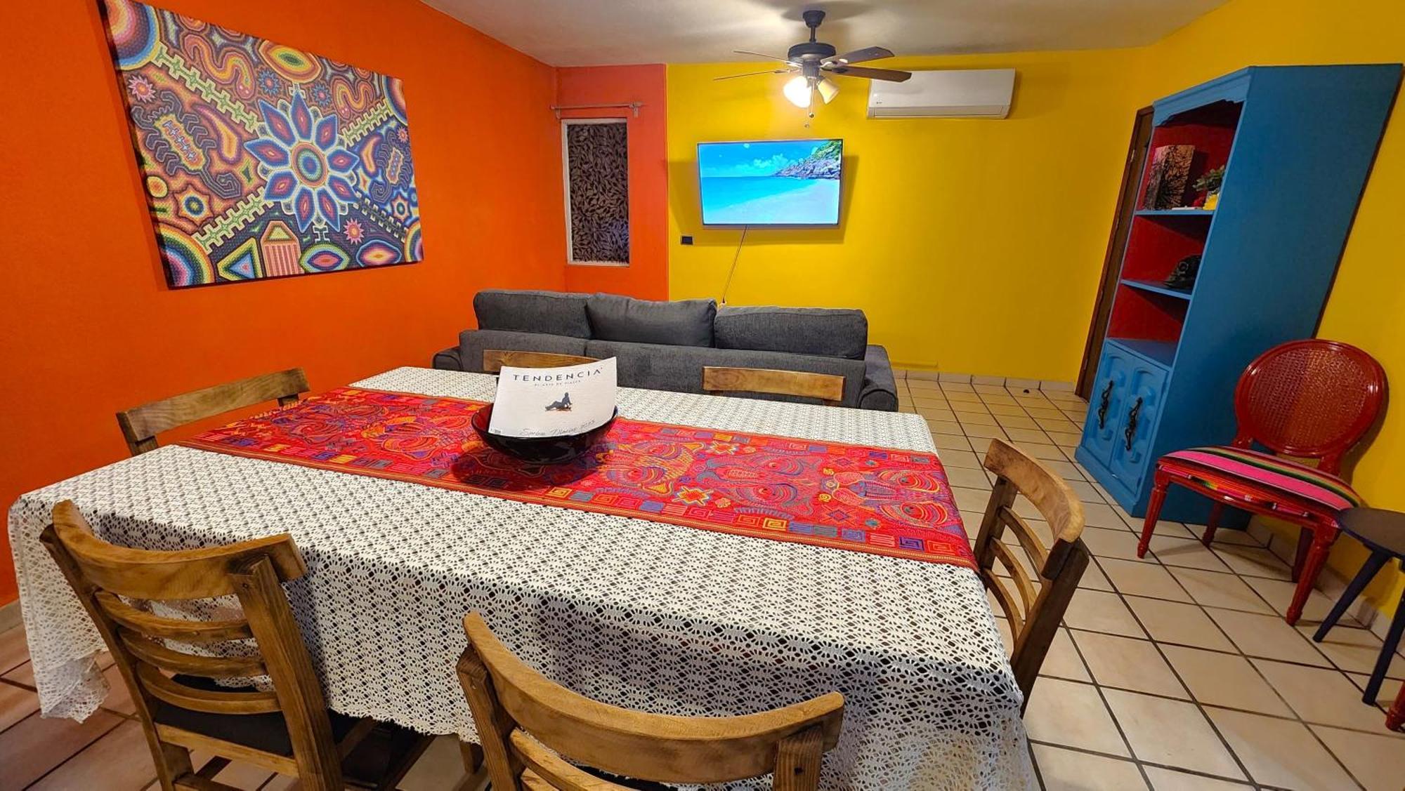 Apartment Casa Revolucion: 2br/2ba Casita Close To Downtown With Private Parking Cabo San Lucas