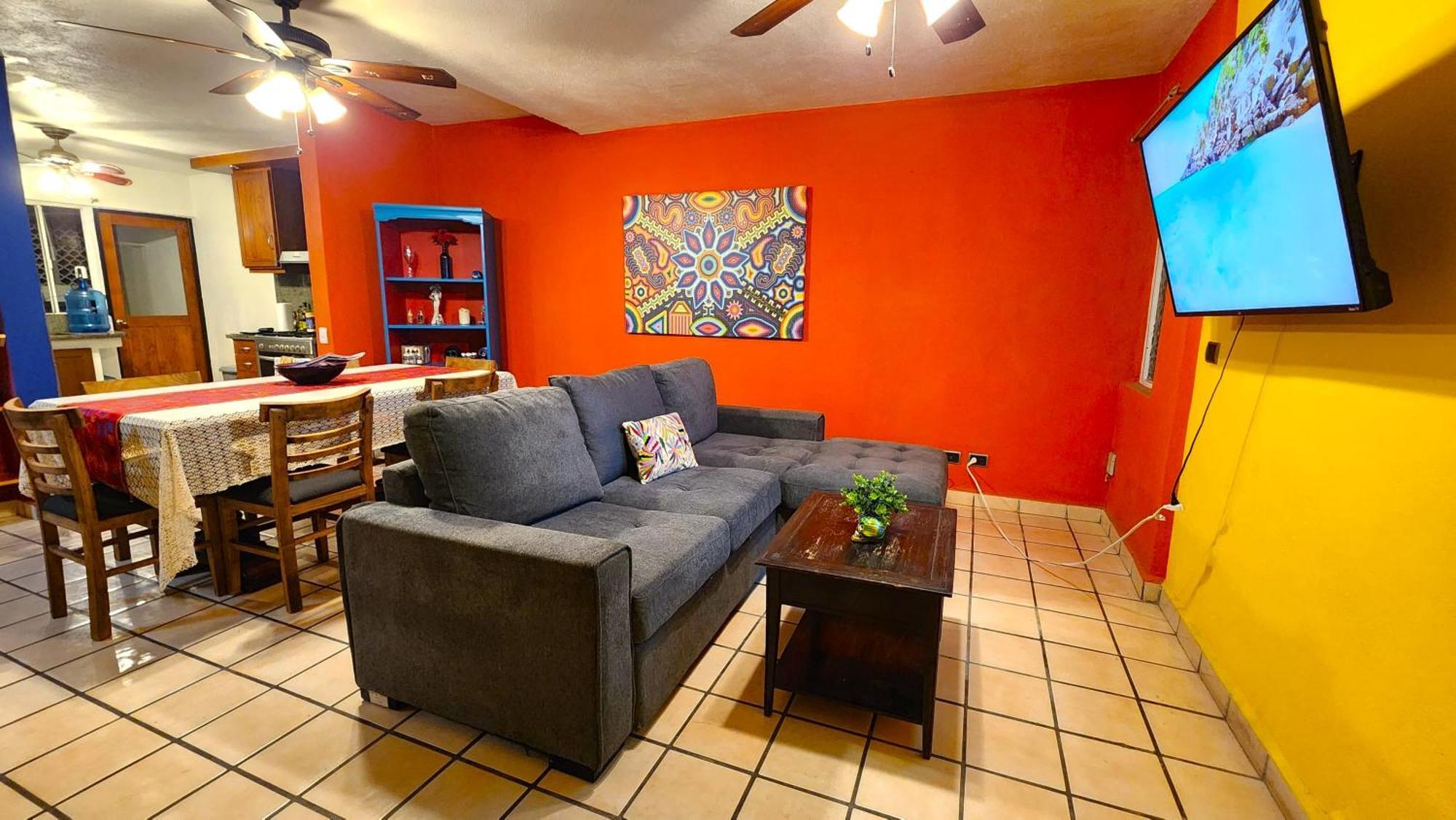 Apartment Casa Revolucion: 2br/2ba Casita Close To Downtown With Private Parking