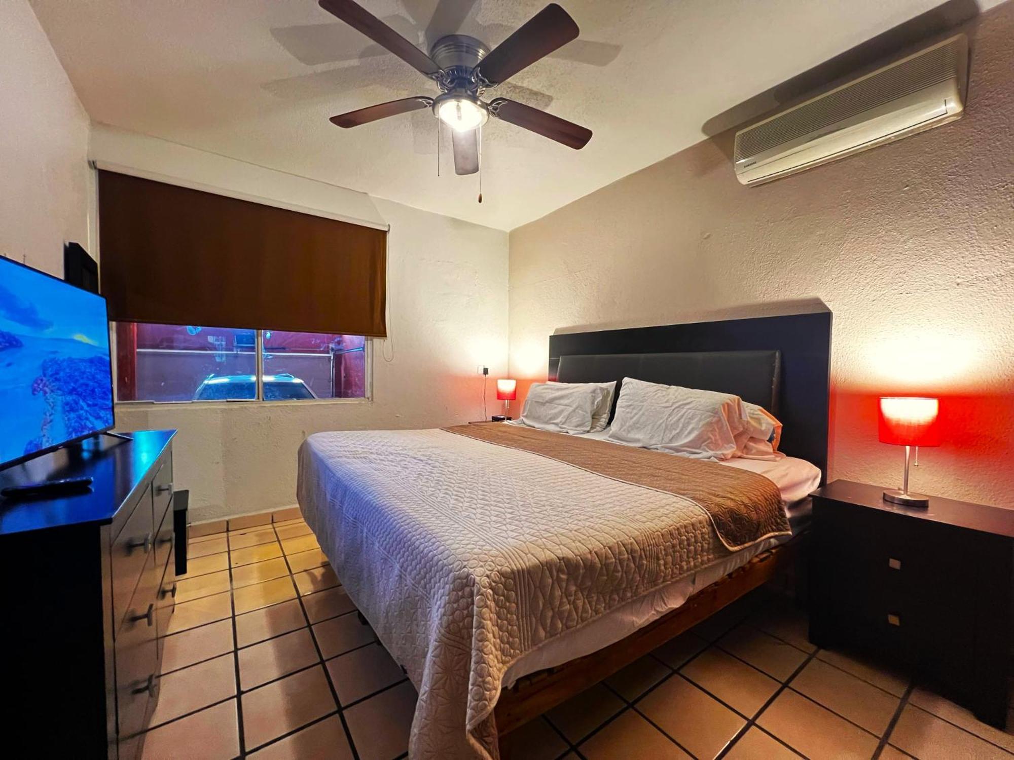 Apartment Casa Revolucion: 2br/2ba Casita Close To Downtown With Private Parking