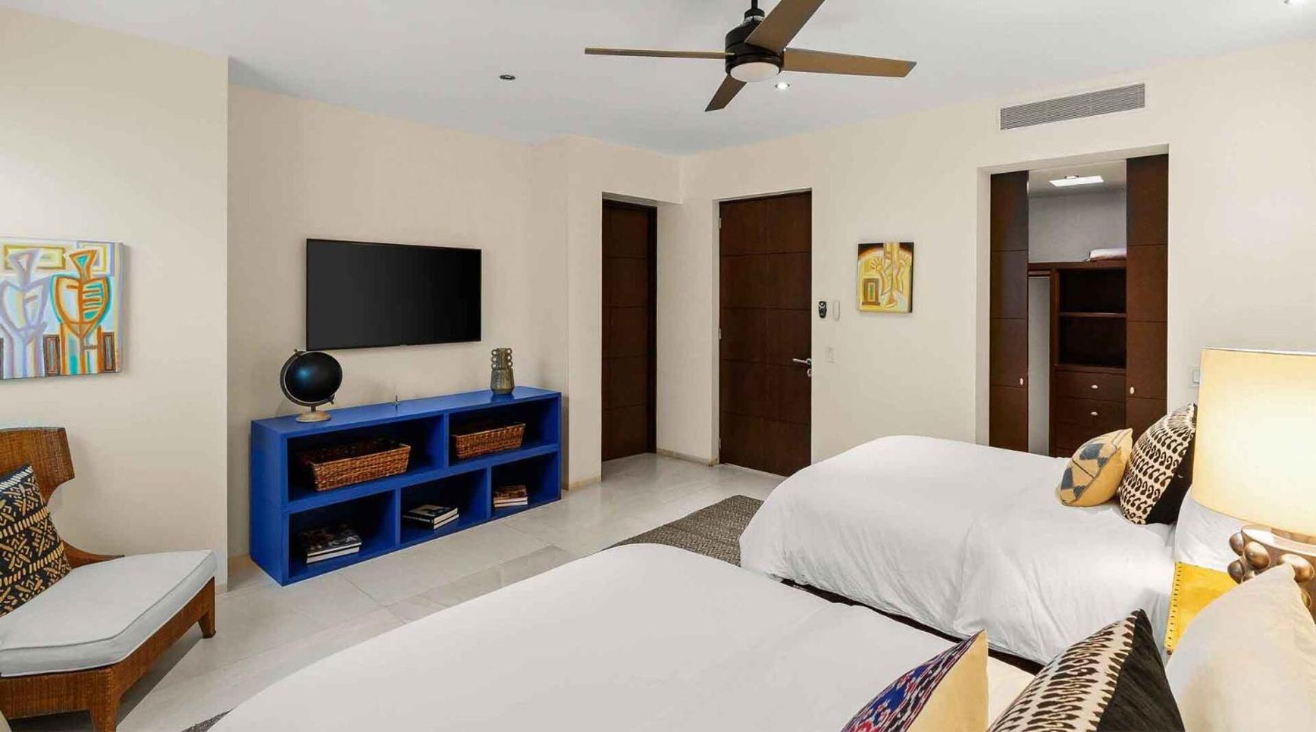Beachfront With Butler Service, San Jose Del Cabo Villa *