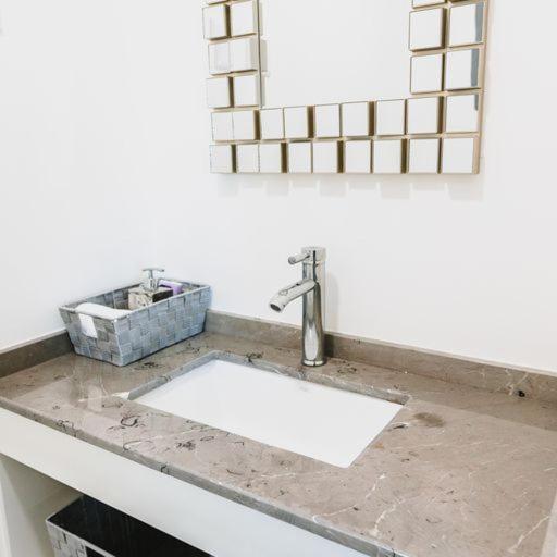 Silverwhite Apartment