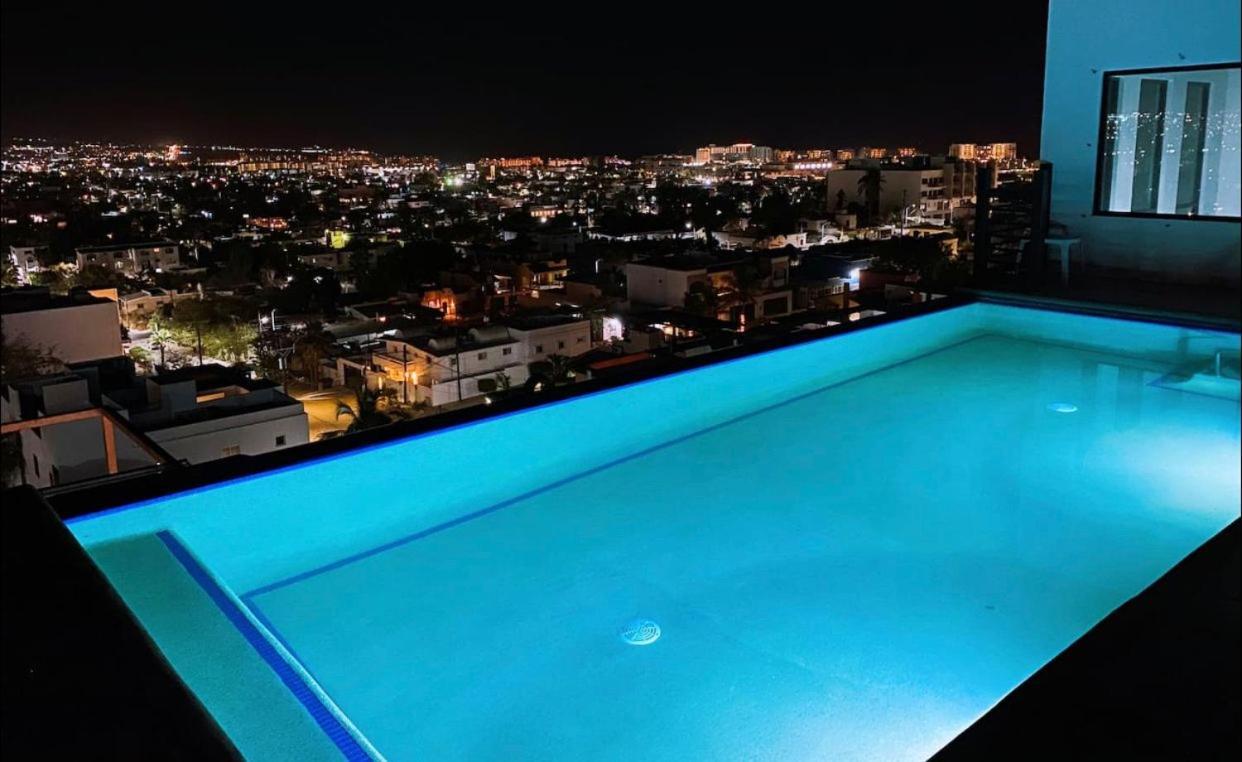 Silverwhite * Cabo San Lucas