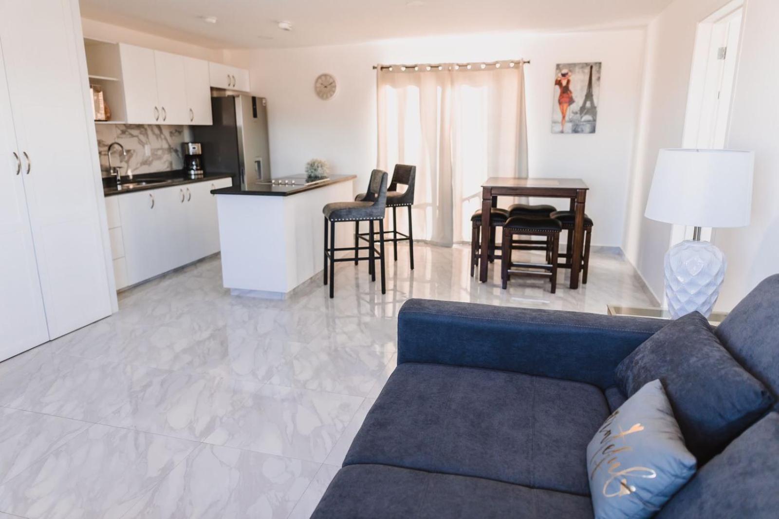 Apartment Silverwhite *