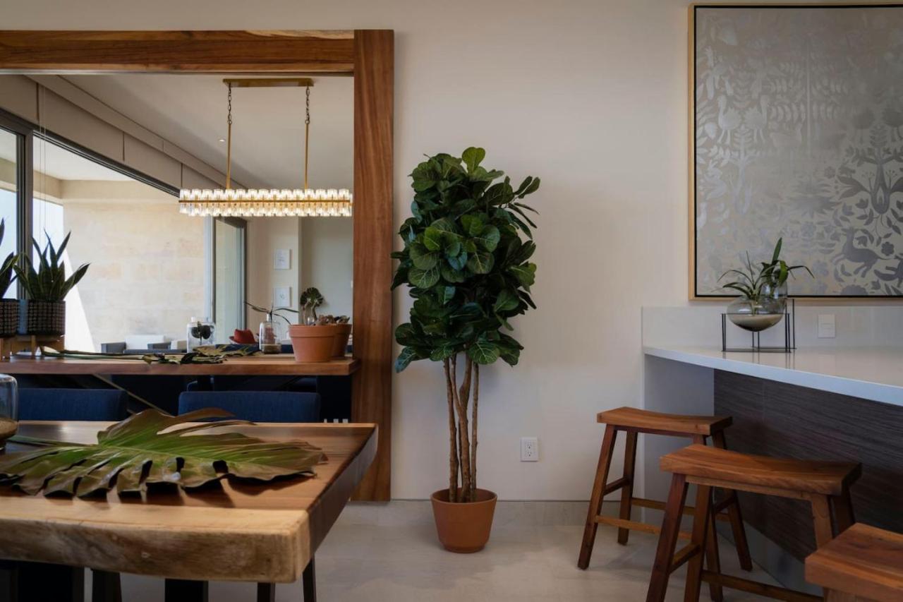 Wonderful 2br With Ocean And Arch Views