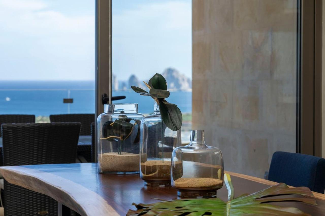 Wonderful 2br With Ocean And Arch Views