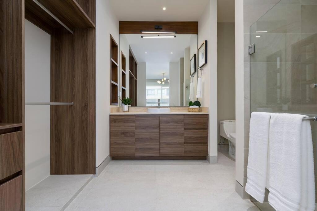 Penthouse With Private Jacuzzi And 4 Bedrooms Apartment