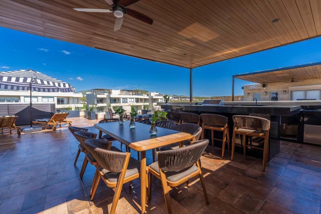 Penthouse With Private Jacuzzi And 4 Bedrooms Apartment *