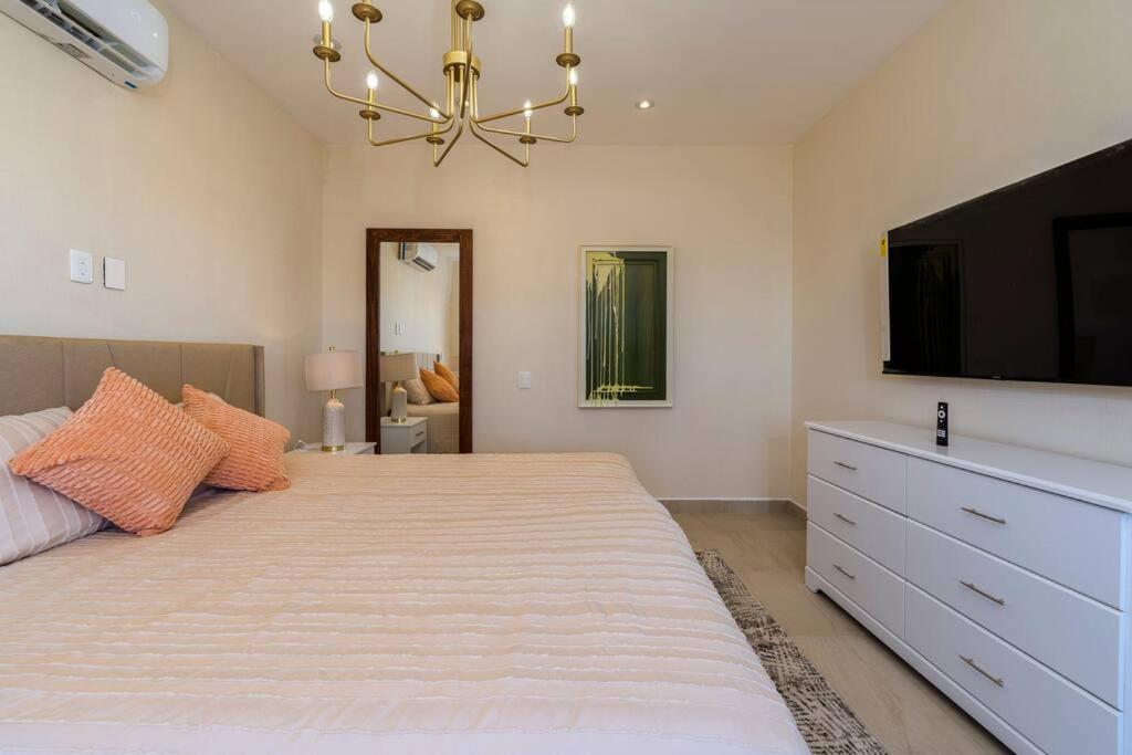 Penthouse With Private Jacuzzi And 4 Bedrooms *