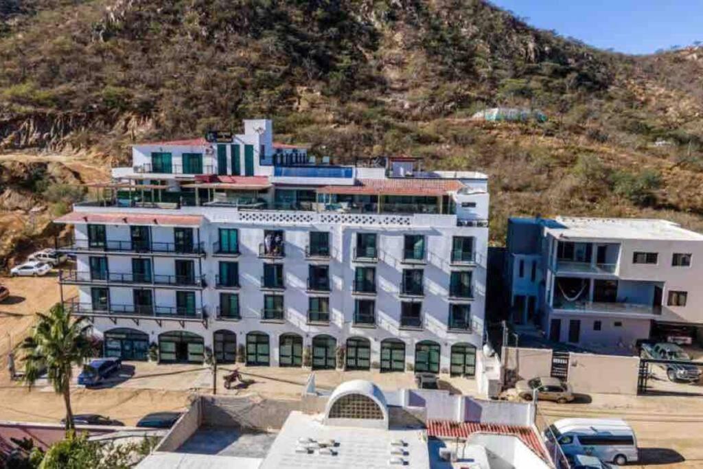 Ocean Views 1-bdrm W-pool Apartment