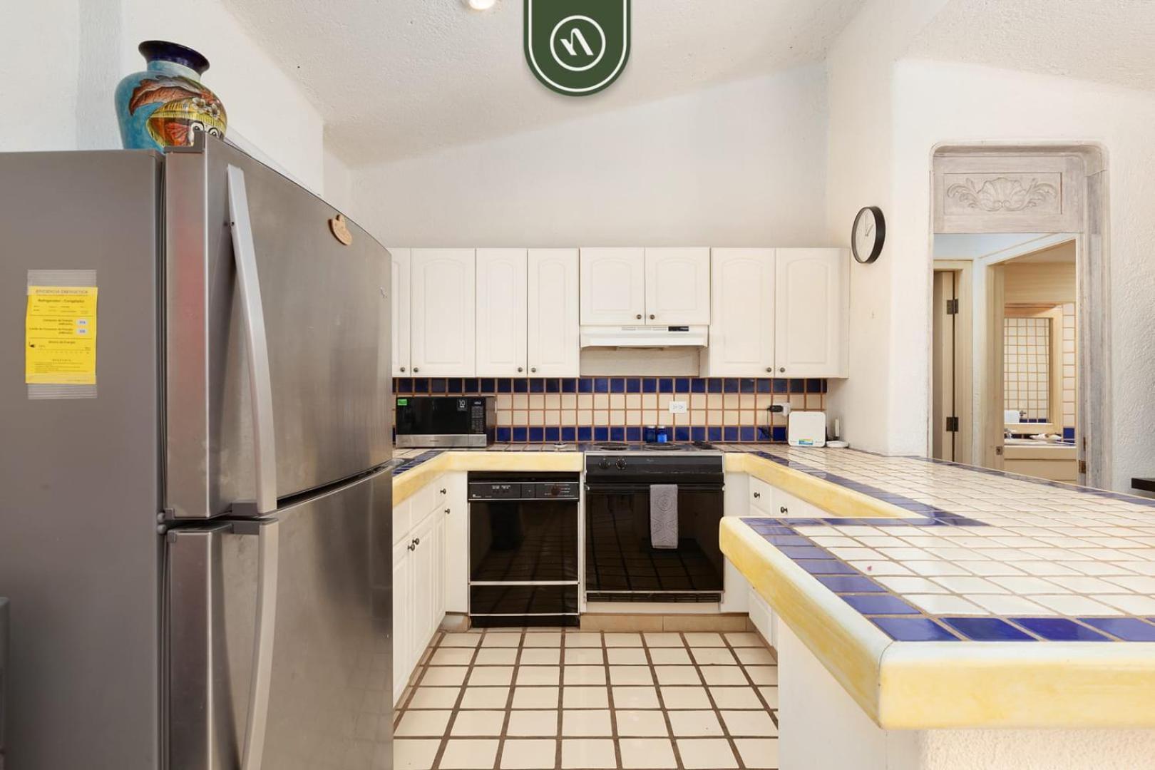 Apartment Oceafront 2 Bedroom - Pool - King Beds 3x *