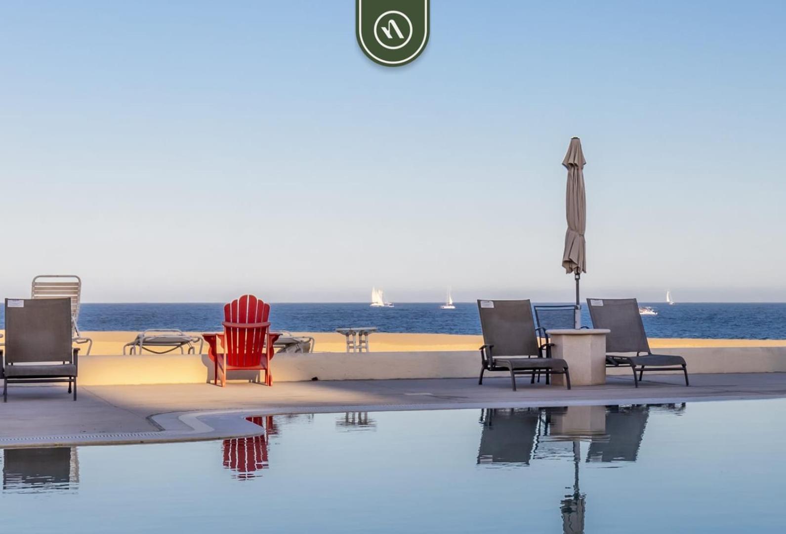 Oceafront 2 Bedroom - Pool - King Beds 3x