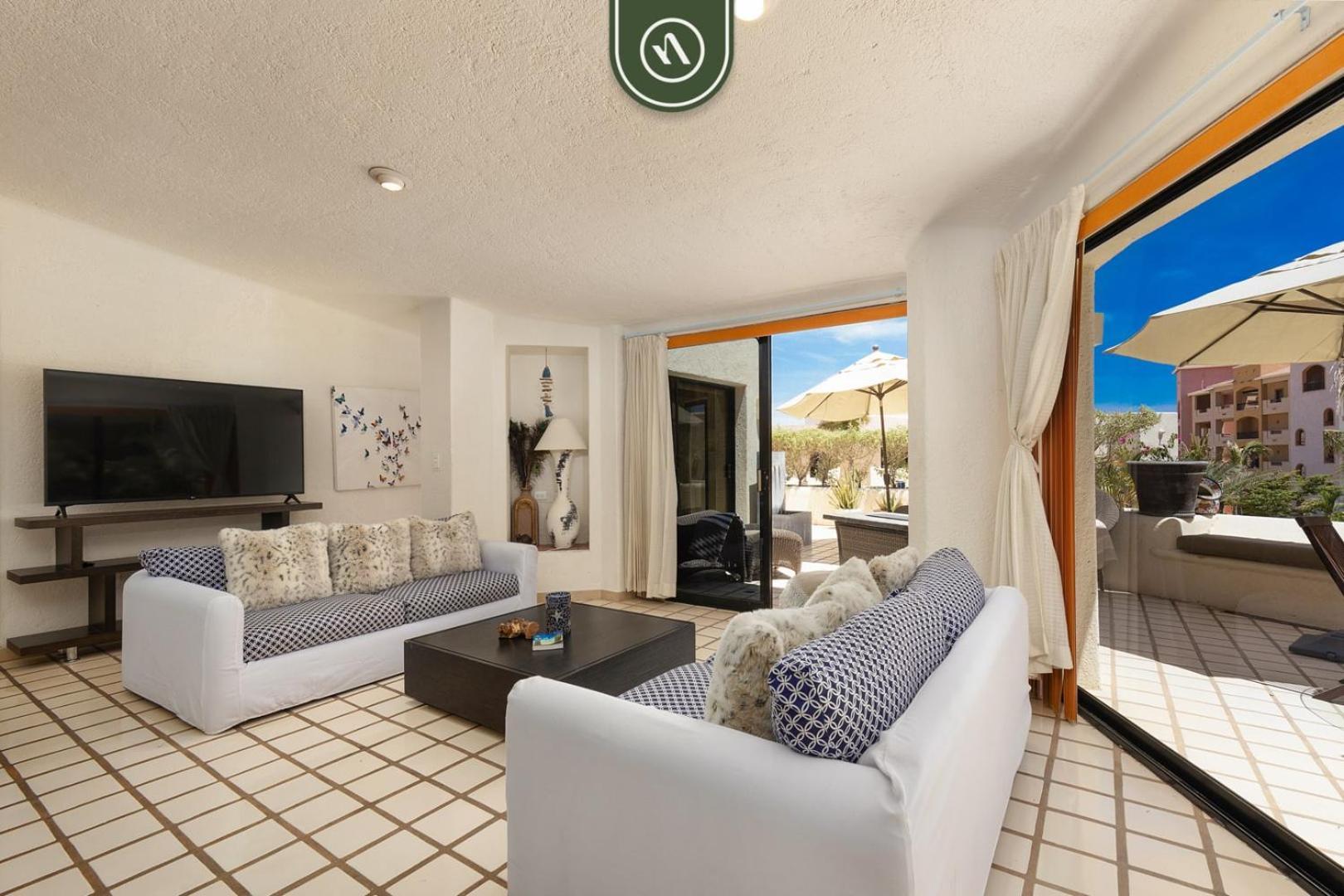 Oceafront 2 Bedroom - Pool - King Beds 3x