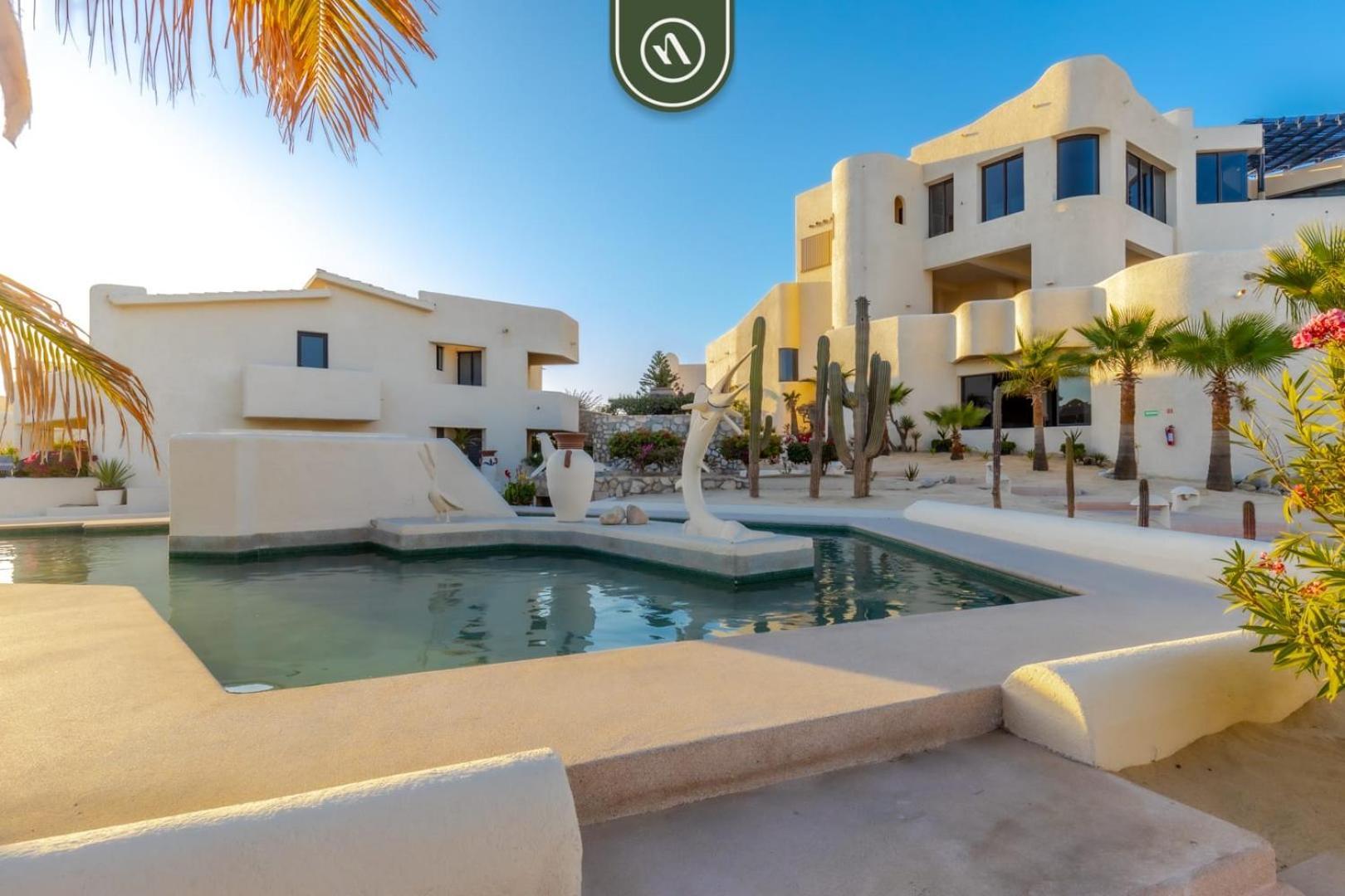 Oceafront 2 Bedroom - Pool - King Beds 3x *