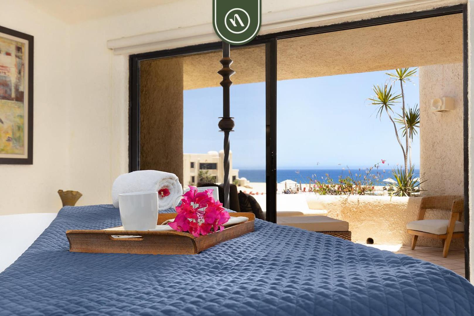 Mexican-style 3 Bedroom - Oceanfront Pool - Apartment