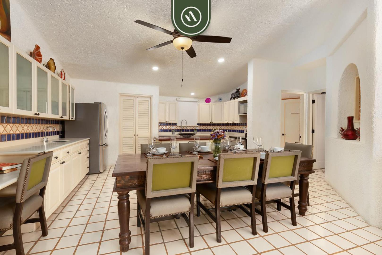 Apartment Mexican-style 3 Bedroom - Oceanfront Pool -