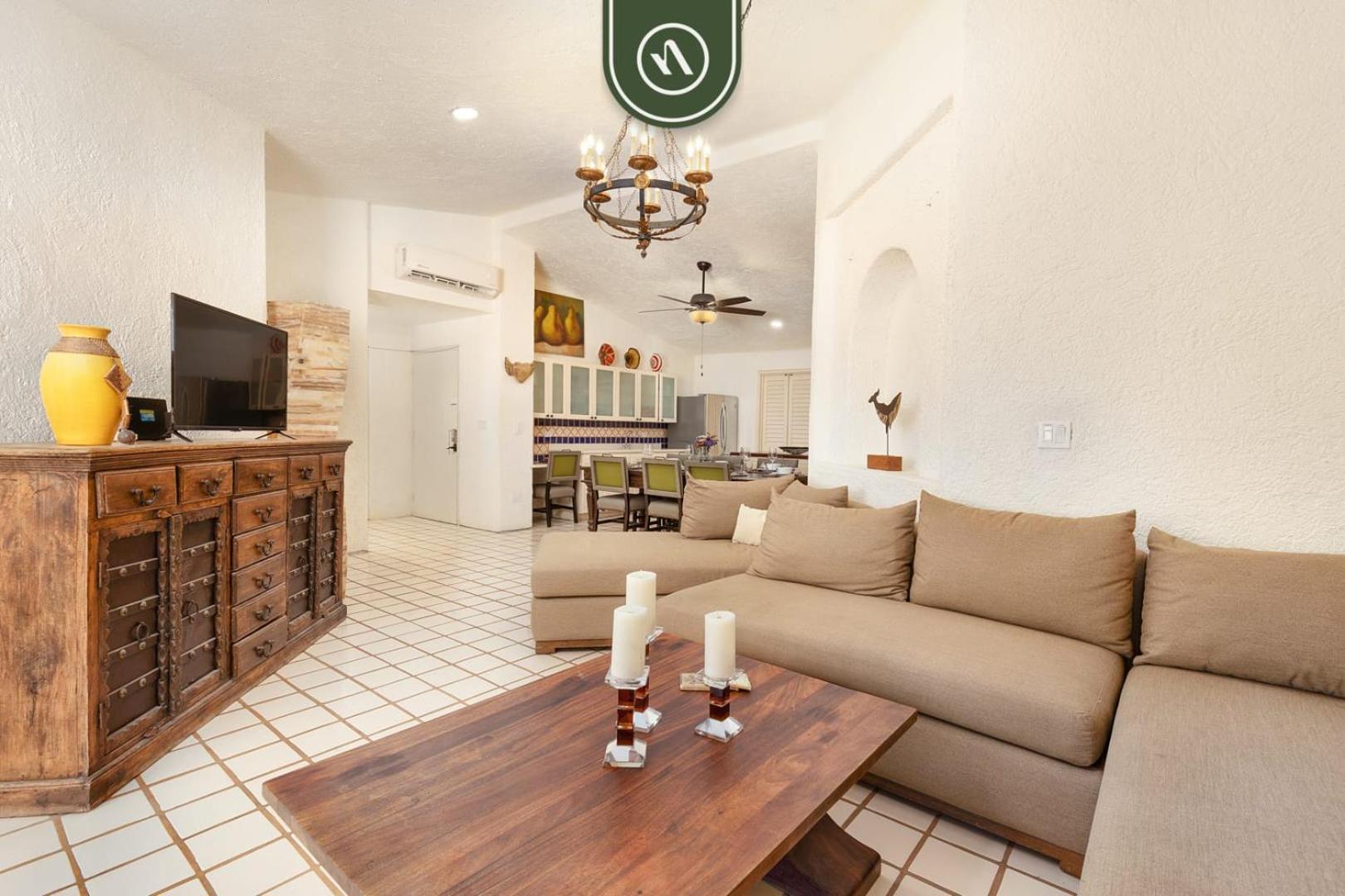 Mexican-style 3 Bedroom - Oceanfront Pool - * Cabo San Lucas
