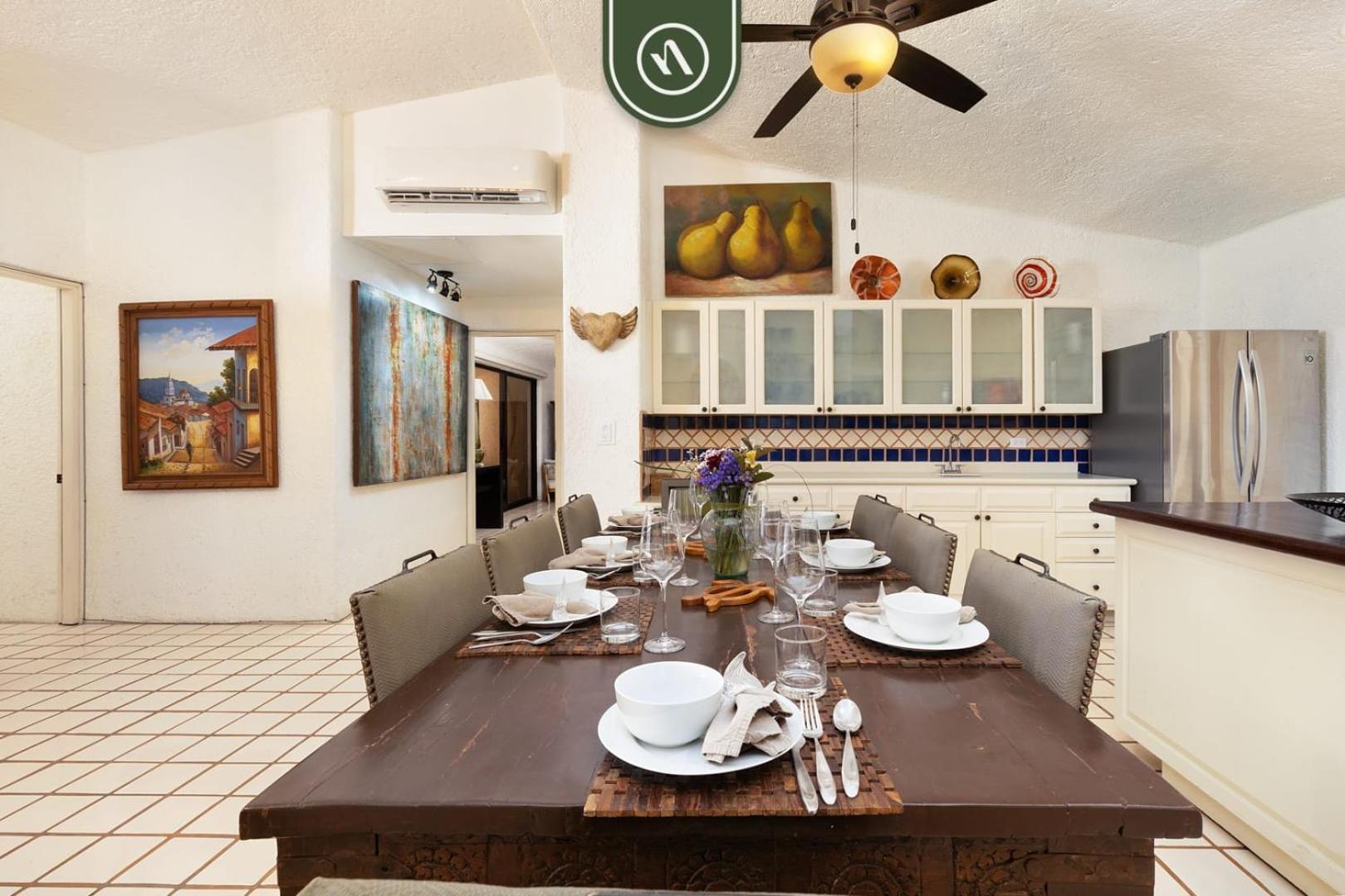 Mexican-style 3 Bedroom - Oceanfront Pool -