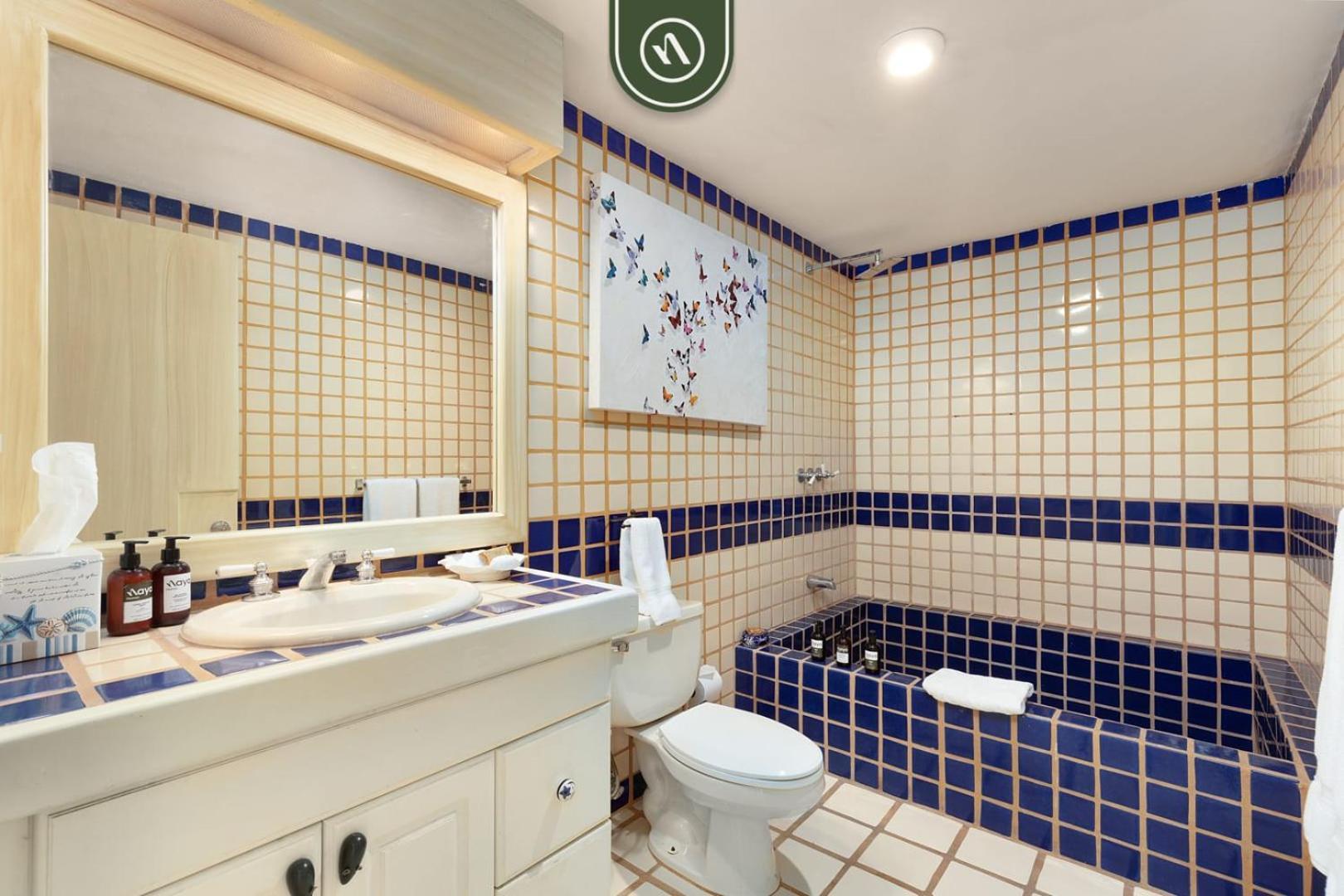 Apartment Oceafront 2 Bedroom - Pool - King Beds 3x