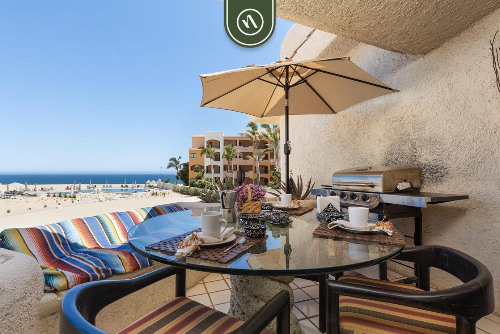 Mexican-style 3 Bedroom - Oceanfront Pool - Apartment *