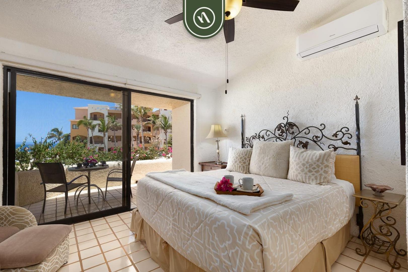 Mexican-style 3 Bedroom - Oceanfront Pool - Apartment Cabo San Lucas