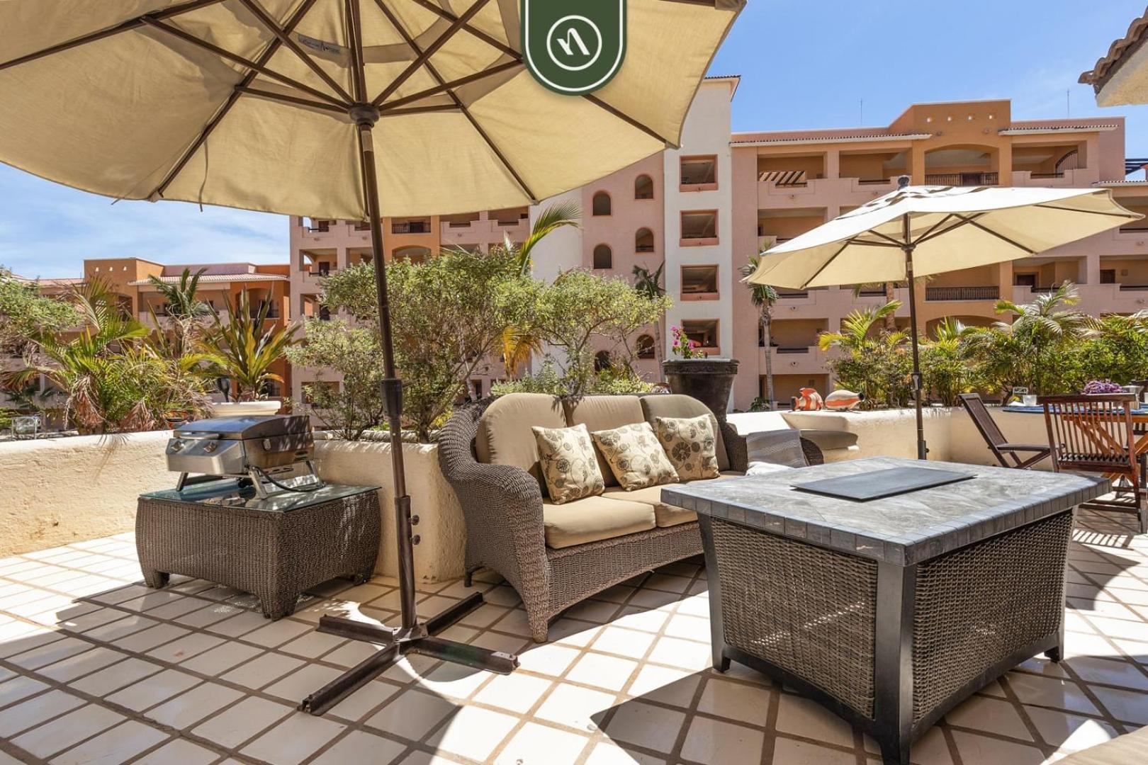 Oceafront 2 Bedroom - Pool - King Beds 3x Apartment *