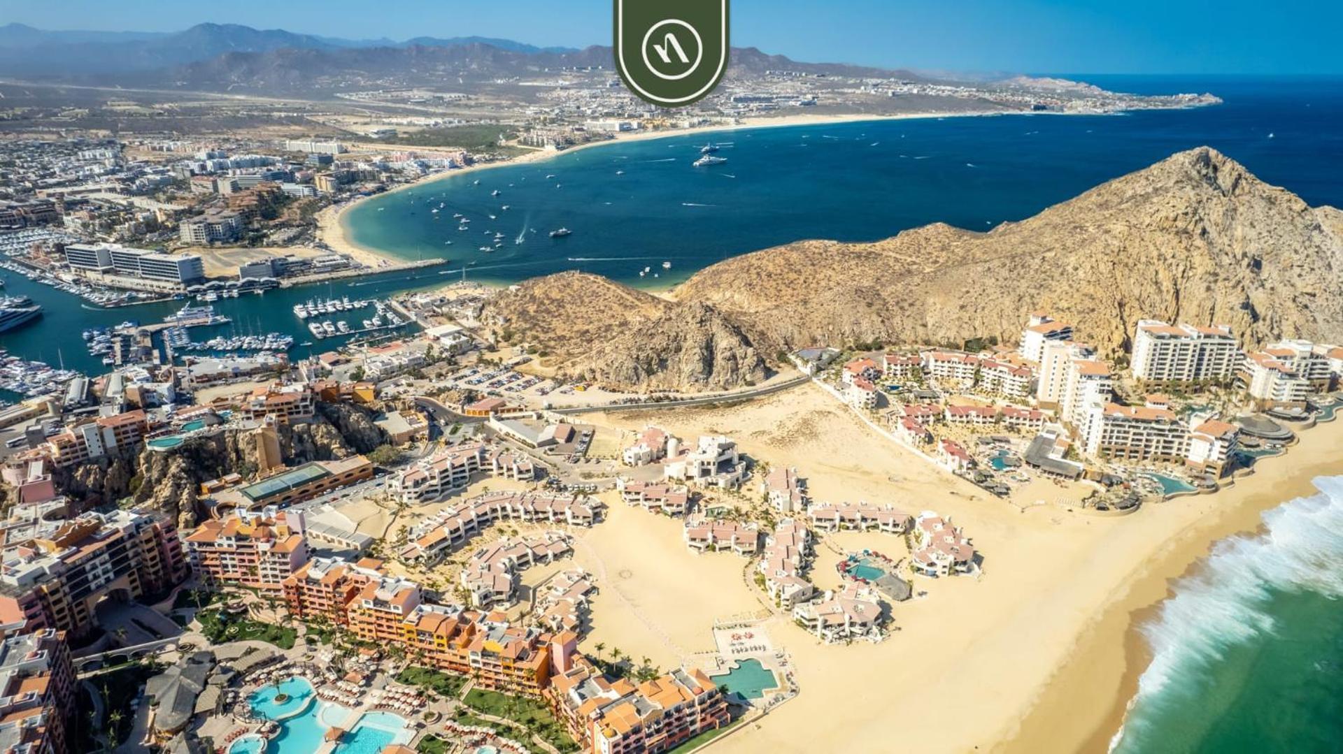 Mexican-style 3 Bedroom - Oceanfront Pool - Cabo San Lucas