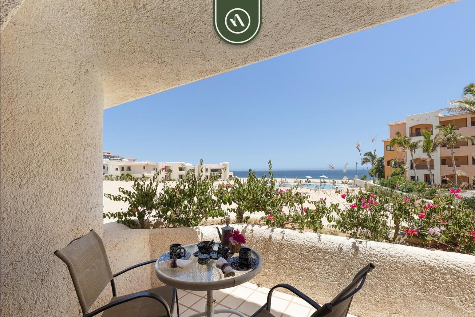 Apartment Mexican-style 3 Bedroom - Oceanfront Pool -