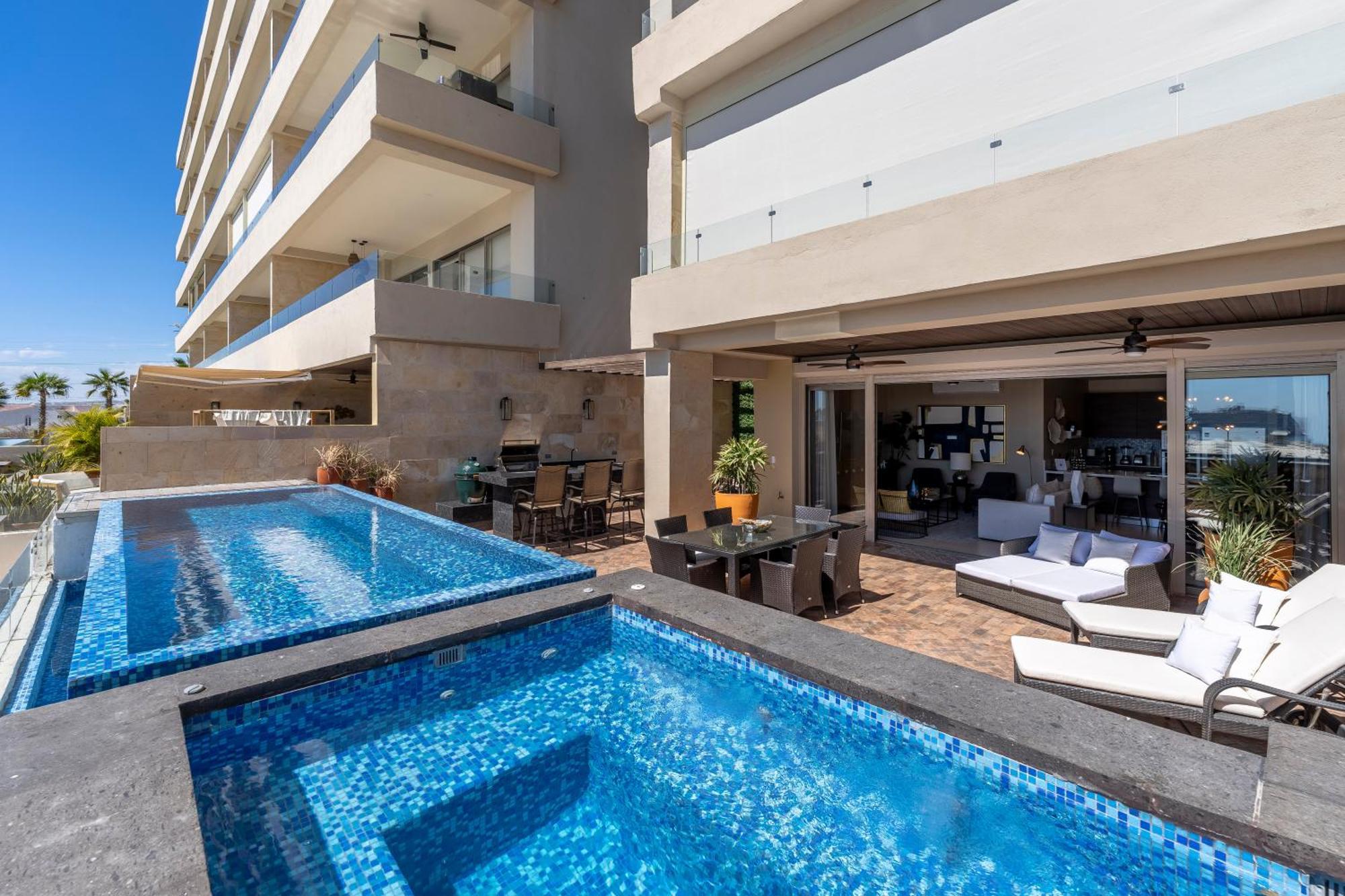 Luxury With Pool, Jacuzzi, And Private Terrace *