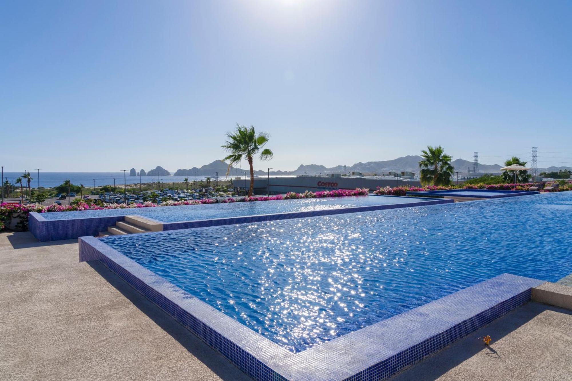 Luxury With Pool, Jacuzzi, And Private Terrace